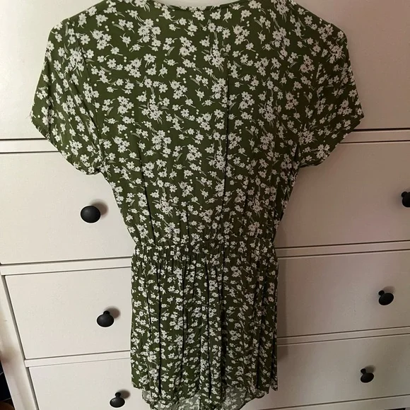 Princess Polly Ragnar Tie Front Romper Green Floral Women's Size 4 - Picture 13 of 13